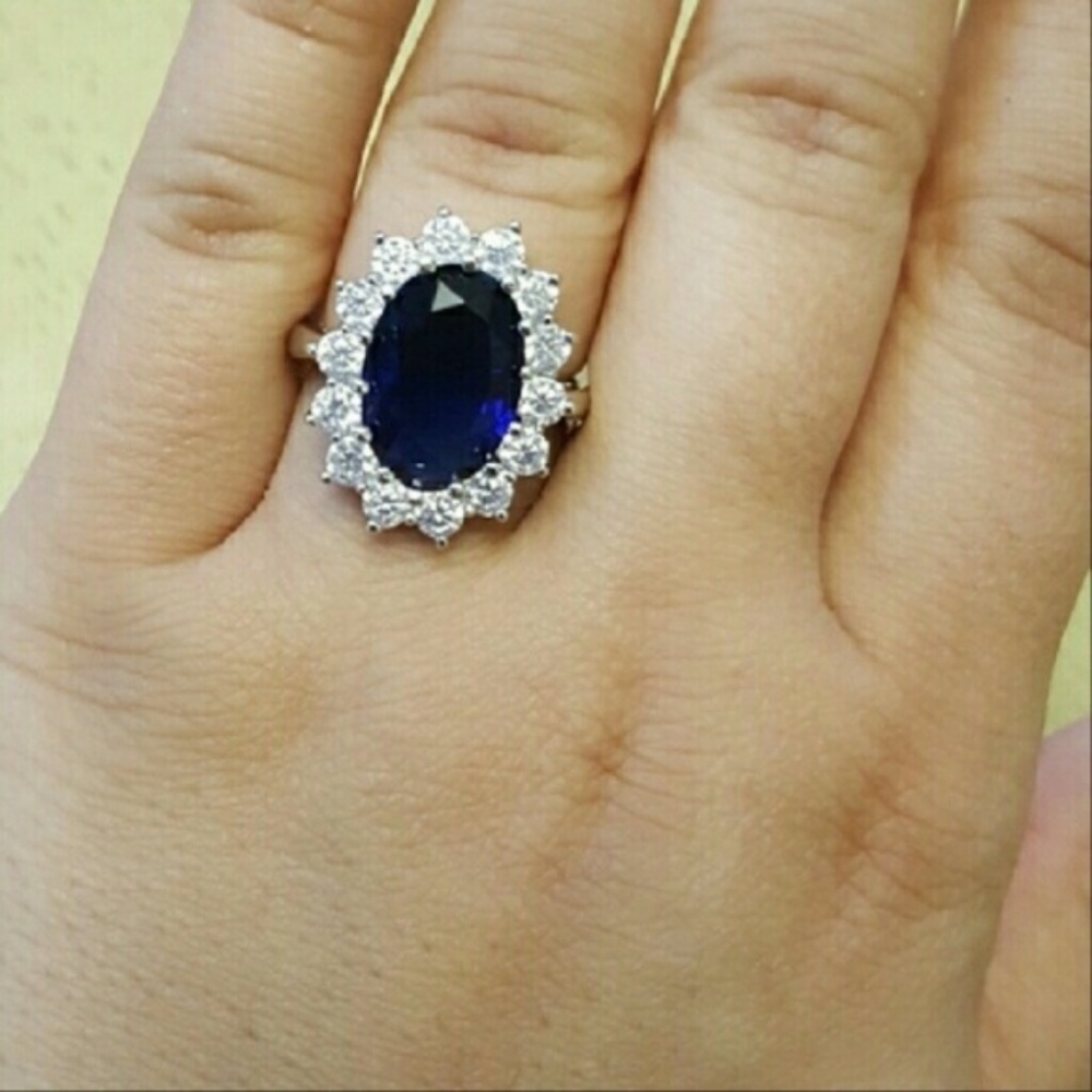 18k Sapphire Swarovski Elements women's Ring Size 8 - Picture 4 of 6